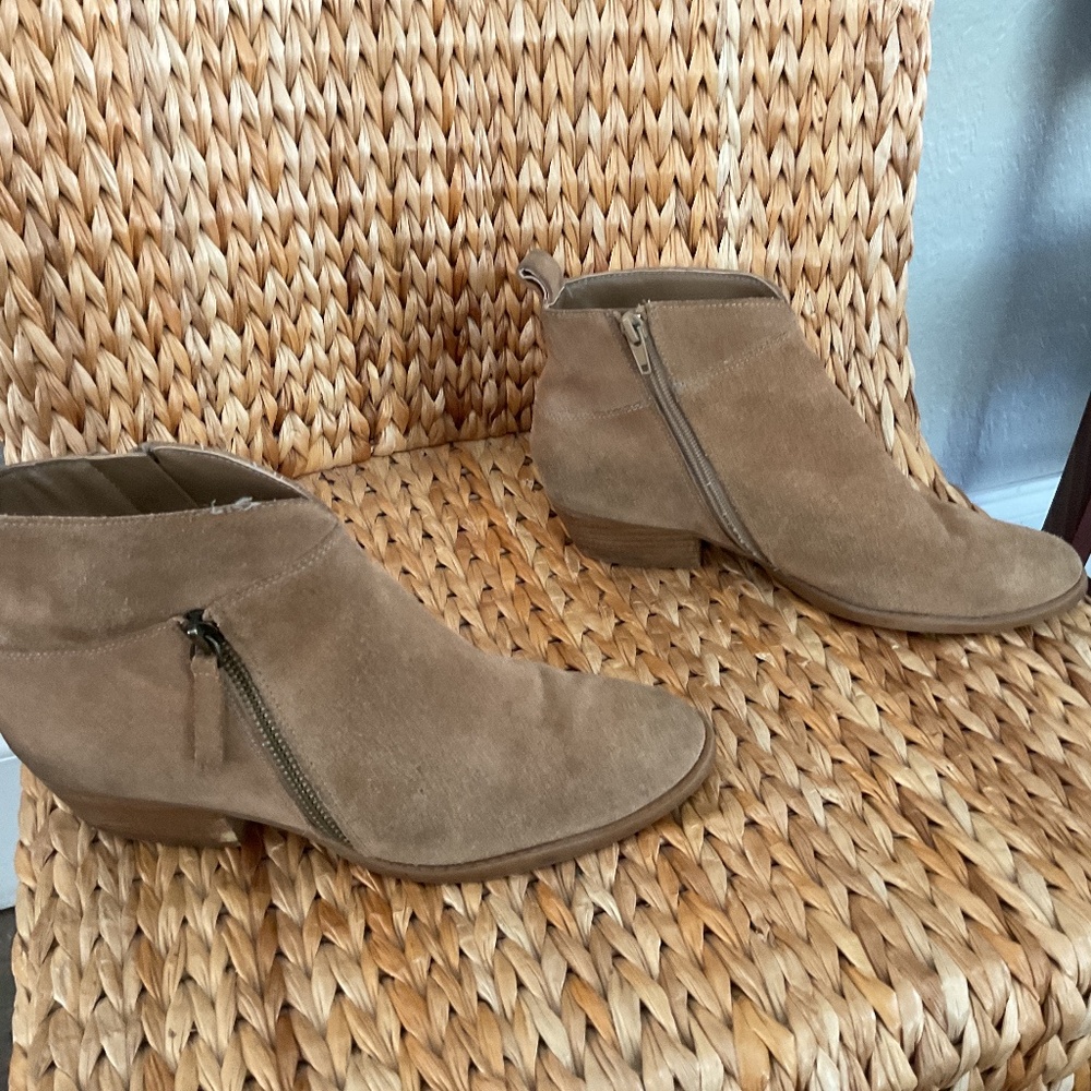 Nine West beige suede ankle boots